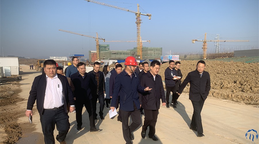 掇刀区委书记伍应彪同志、省发改委工业随处长王祖鹏同志考察调研汉瑞药业项目基地施工现场_PP电子 -神经药物生产基地