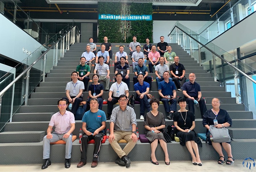 卓越之行，，，PP电子之情，，，校企相助，，，携手共赢_PP电子 -神经药物生产基地