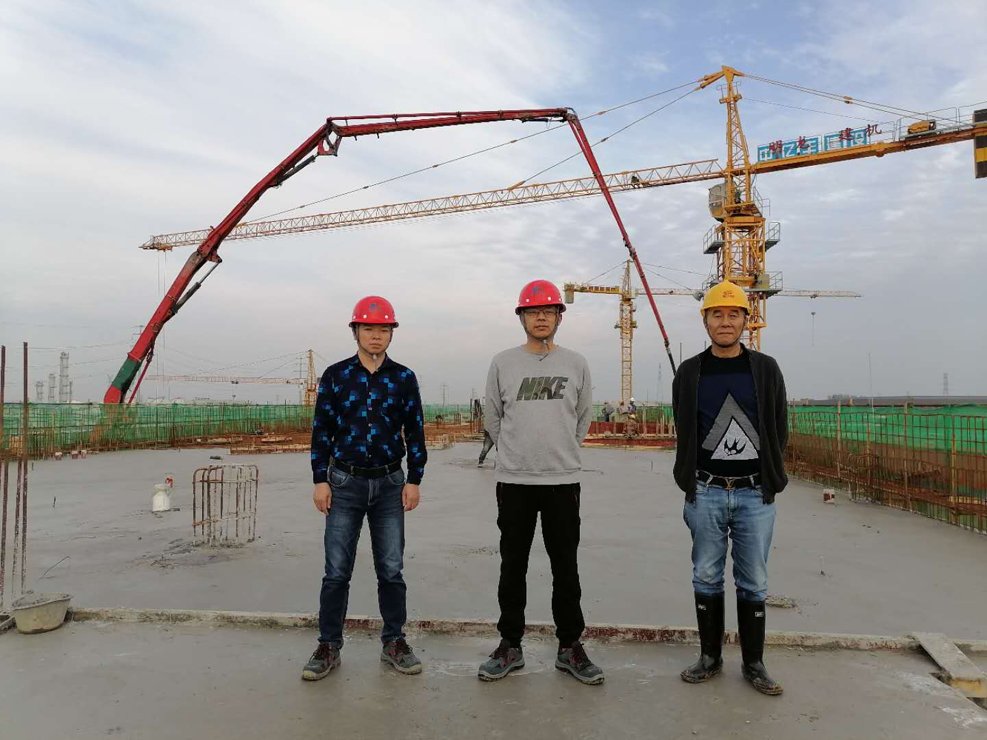 汉瑞药业（荆门）API+CDMO 102车间喜封金顶_PP电子 -神经药物生产基地