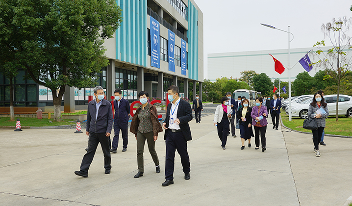 广西壮族自治区人大常委会副主任杨静华一行莅临PP电子生物旅行调研_PP电子 -神经药物生产基地